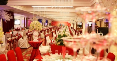 Tổ Chức Tiệc Cưới Tại Nhà Hàng